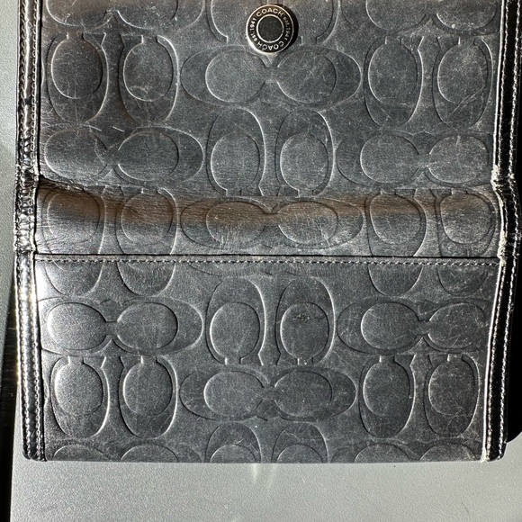 Used Coach Signature C leather checkbook wallet in black - Picture 10 of 12